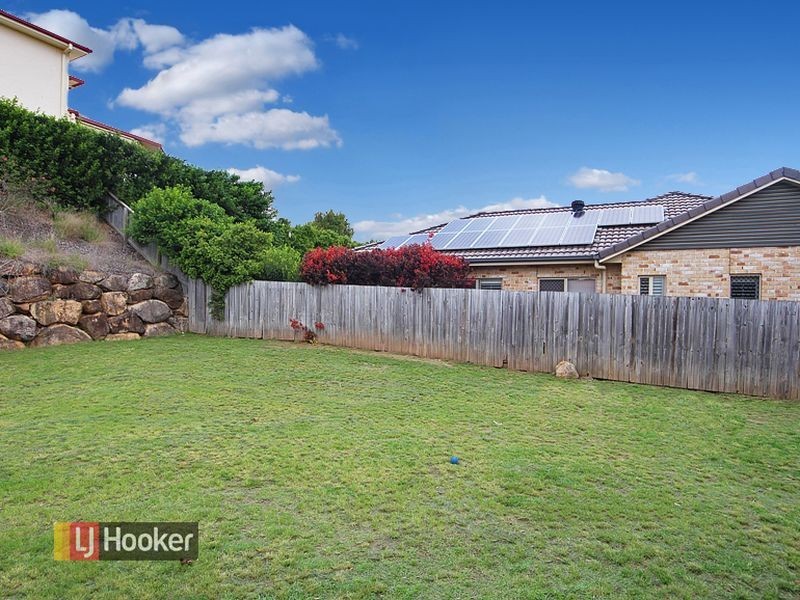 2 Beakey Close, Petrie QLD 4502