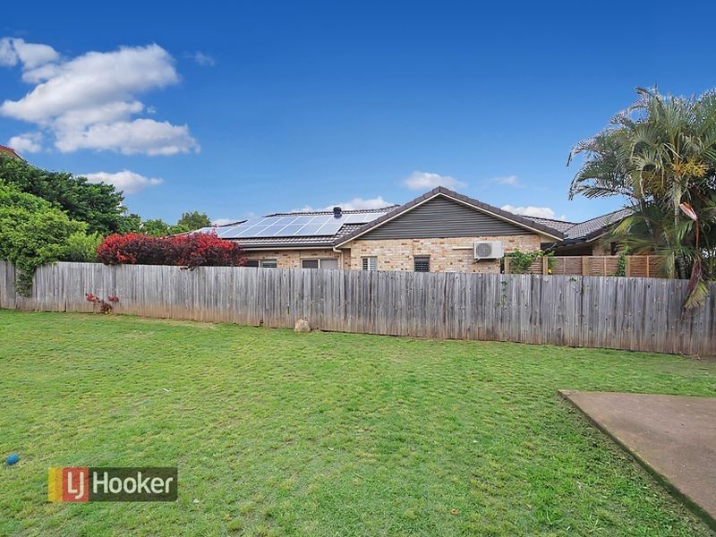 2 Beakey Close, Petrie QLD 4502