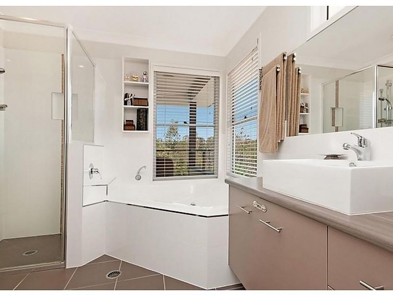 18 Whitecedar Circuit, North Lakes QLD 4509