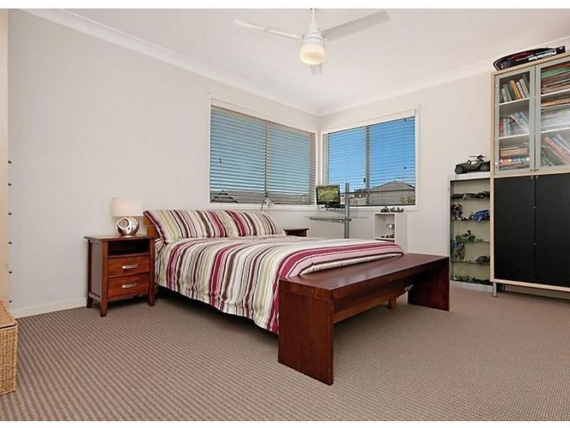 18 Whitecedar Circuit, North Lakes QLD 4509