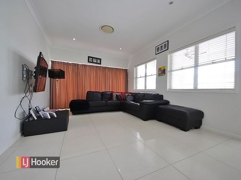 18 Whitecedar Circuit, North Lakes QLD 4509