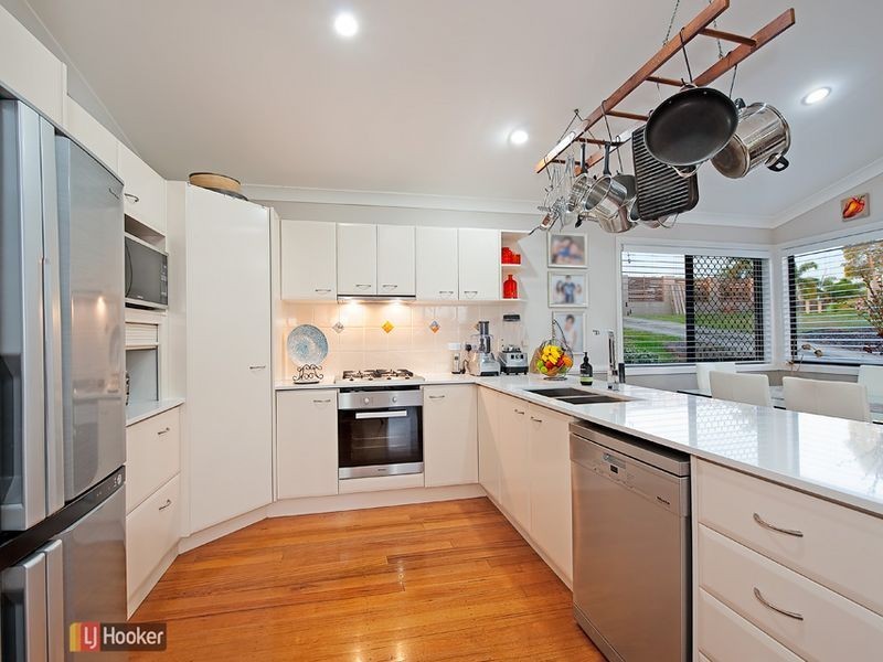 8 Wallers Court, Petrie QLD 4502