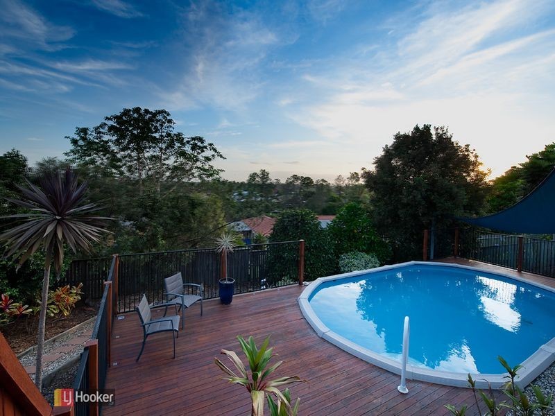 8 Wallers Court, Petrie QLD 4502