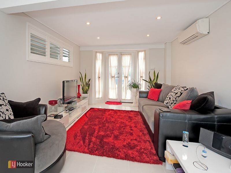 9 Ian Court, Kallangur QLD 4503