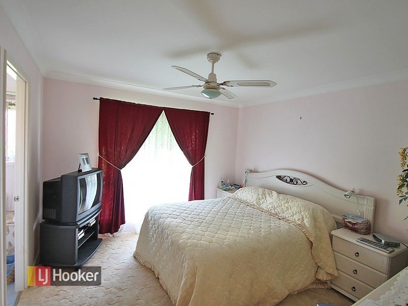 11 Esk Place, Kallangur QLD 4503