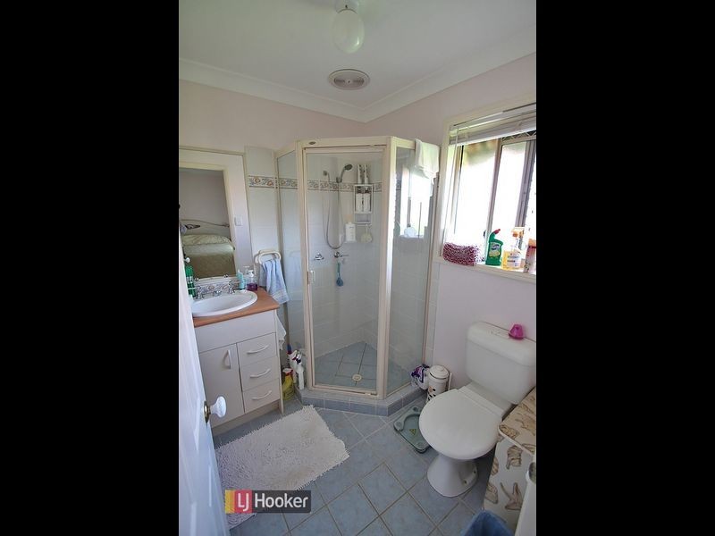 11 Esk Place, Kallangur QLD 4503