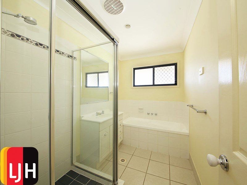 26 Mowbray Court, Kallangur QLD 4503