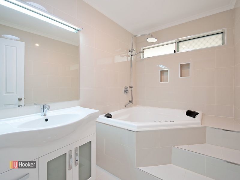 27 Leis Road, Kallangur QLD 4503