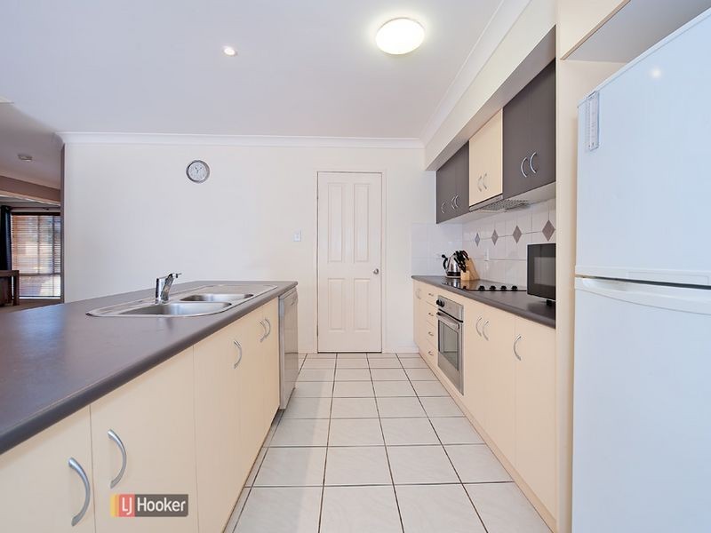 7 Brimstone Court, Kallangur QLD 4503