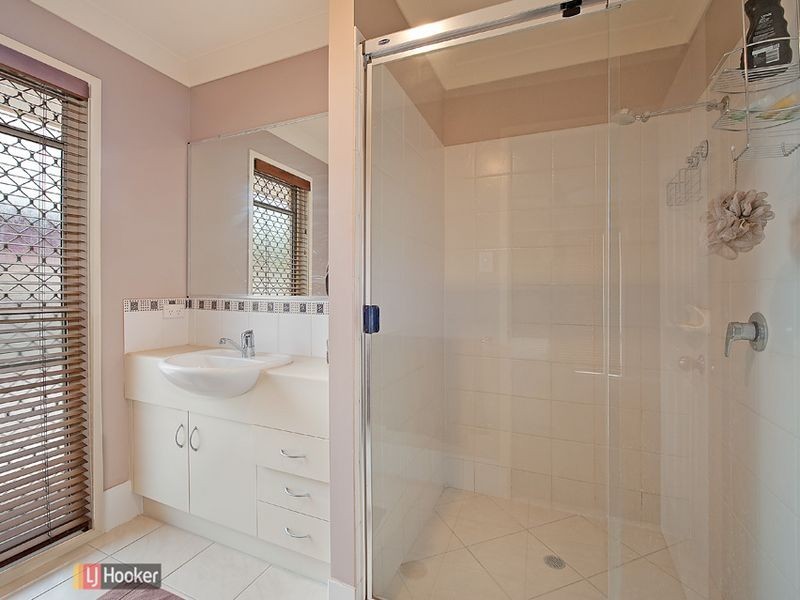 7 Brimstone Court, Kallangur QLD 4503