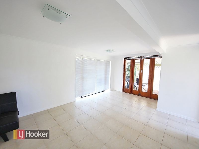 18 Lavercombe Drive, Kallangur QLD 4503