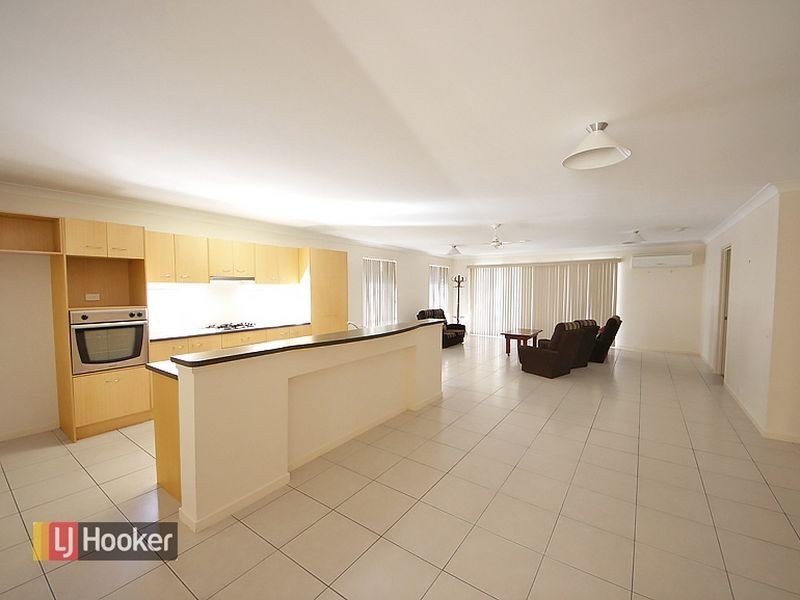 10 Tamari Place, Petrie QLD 4502