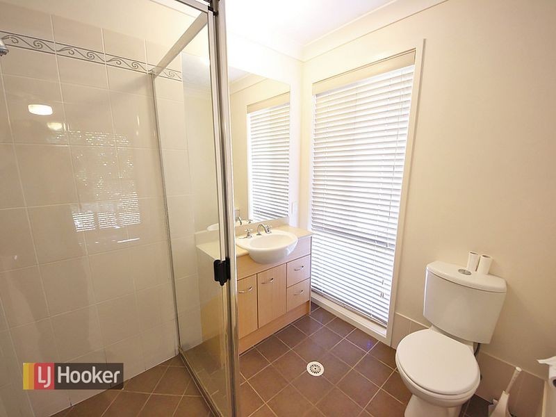 10 Tamari Place, Petrie QLD 4502