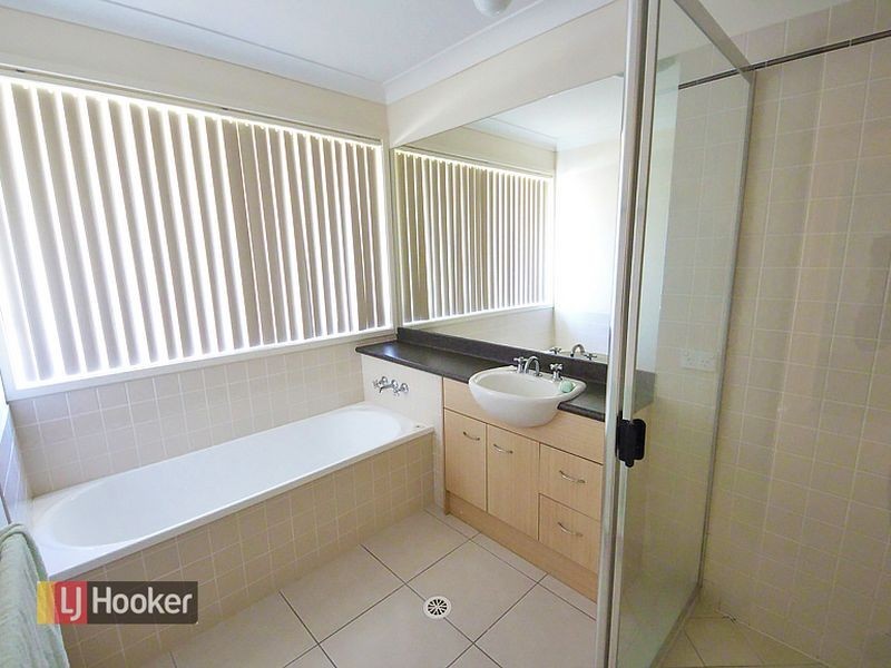 10 Tamari Place, Petrie QLD 4502