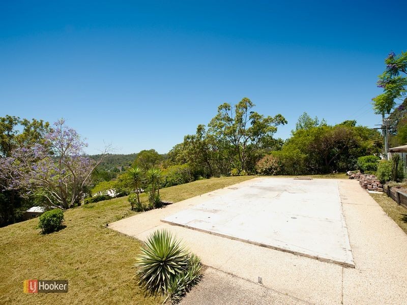 40 Branch Creek Road, Clear Mountain QLD 4500