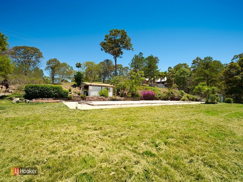 40 Branch Creek Road, Clear Mountain QLD 4500