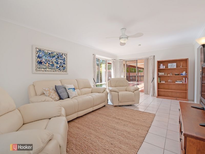 5 Chesterfield Drive, Murrumba Downs QLD 4503
