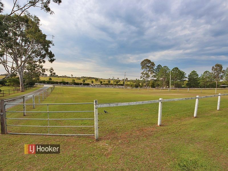 18 Kerr Road West, Kallangur QLD 4503