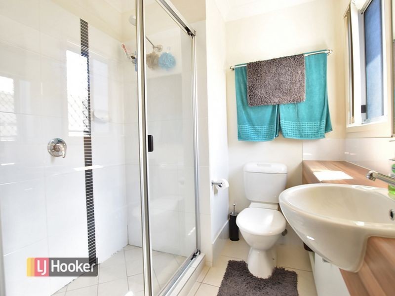 8 Brimstone Court, Kallangur QLD 4503