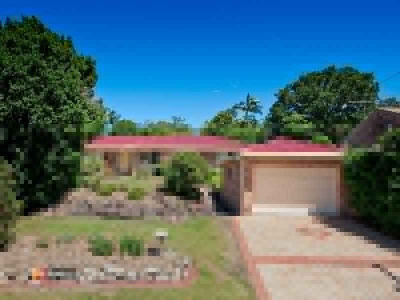 45 Eucumbene Drive, Petrie QLD 4502