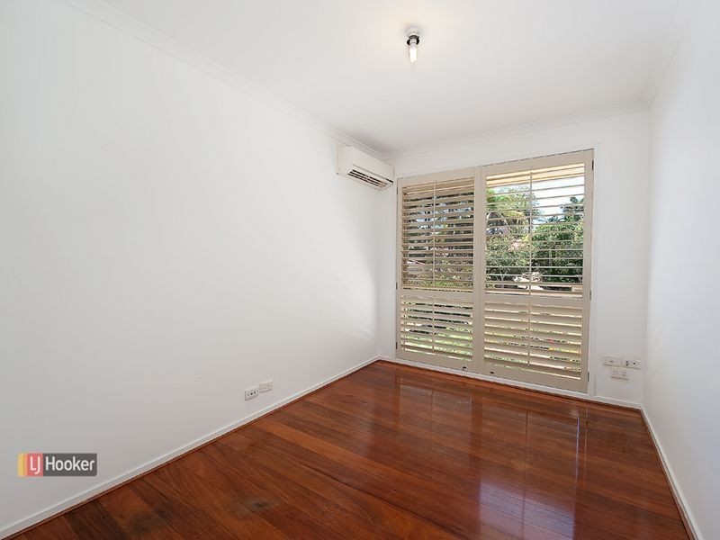 45 Eucumbene Drive, Petrie QLD 4502