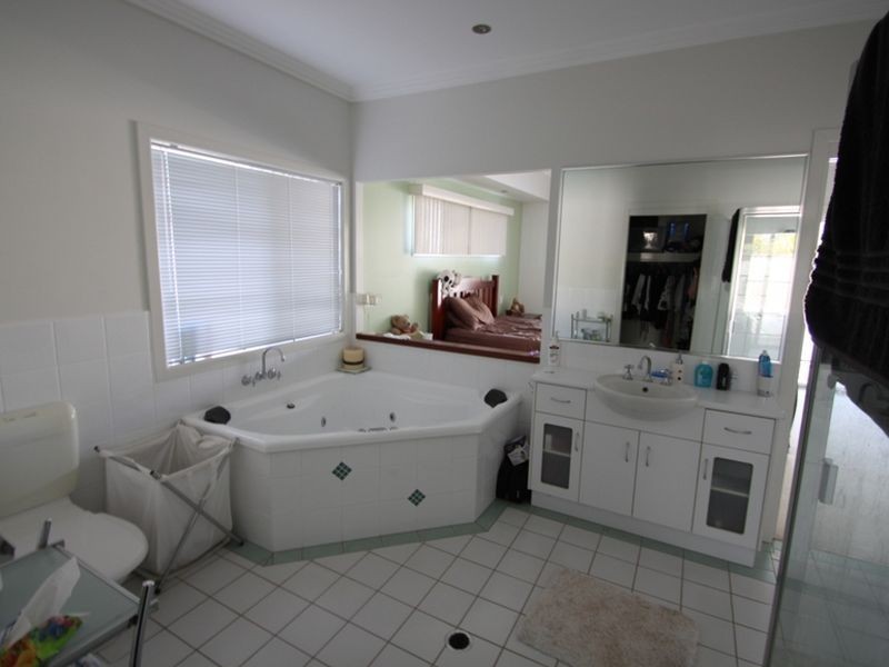 North Lakes QLD 4509