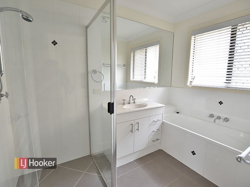 8 Gatsby Court, Kallangur QLD 4503