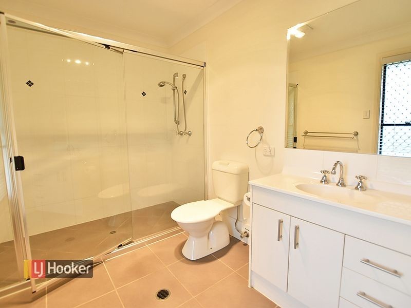 8 Gatsby Court, Kallangur QLD 4503