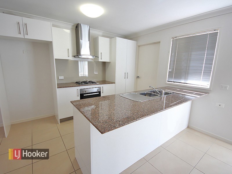 30 Bowerbird Crescent, Dakabin QLD 4503