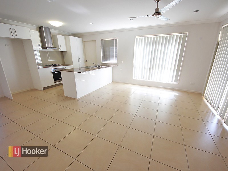 30 Bowerbird Crescent, Dakabin QLD 4503