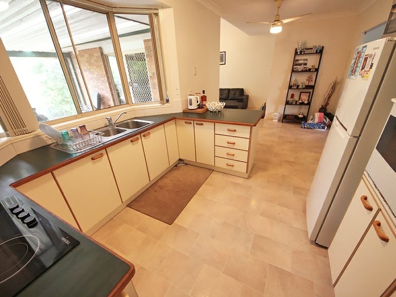 12 Wood Court, Kallangur QLD 4503