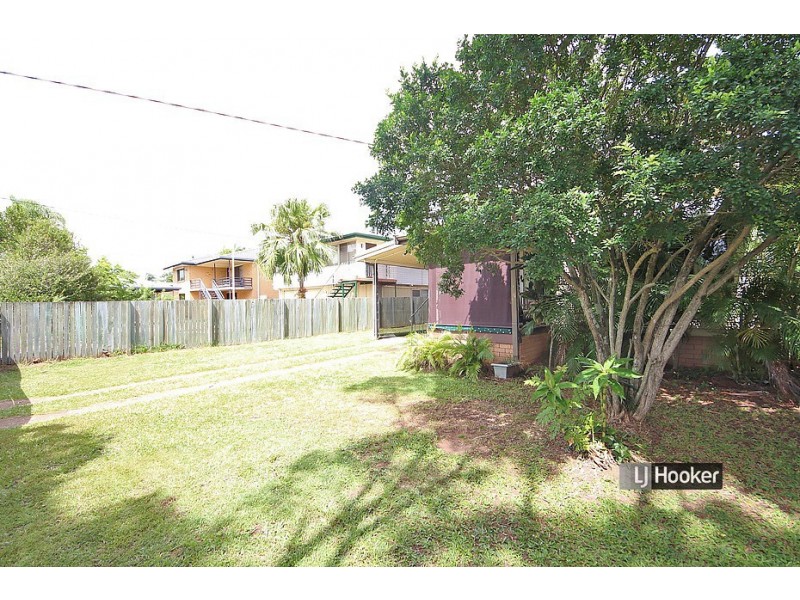 27 Andrew Street, Kallangur QLD 4503