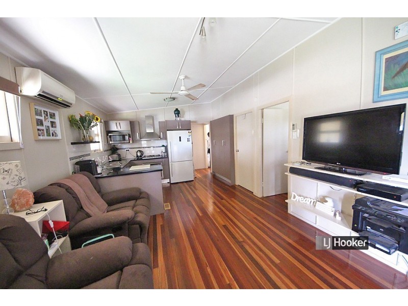 27 Andrew Street, Kallangur QLD 4503