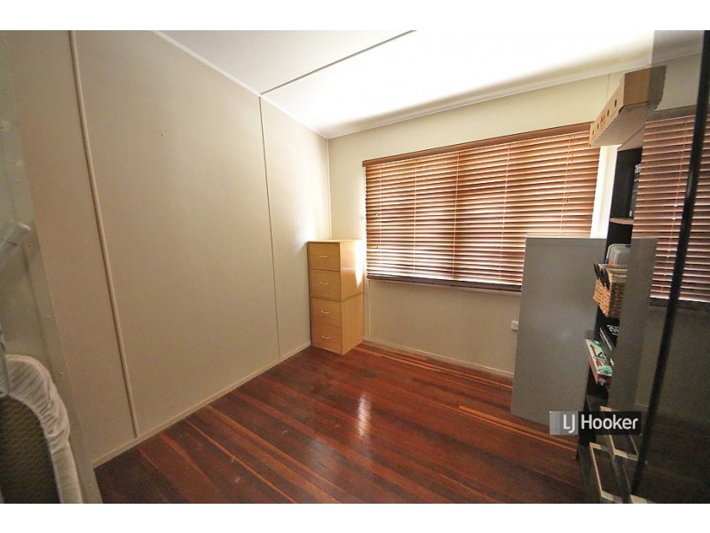 27 Andrew Street, Kallangur QLD 4503
