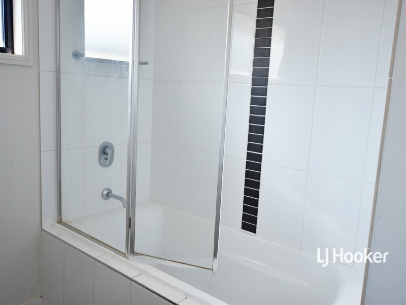 32 Donnegal Drive, Kallangur QLD 4503