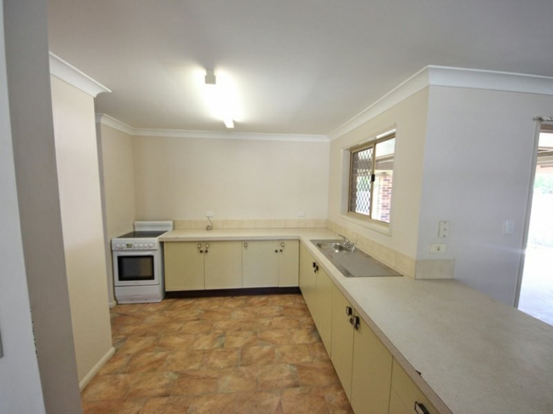 32 Donnegal Drive, Kallangur QLD 4503