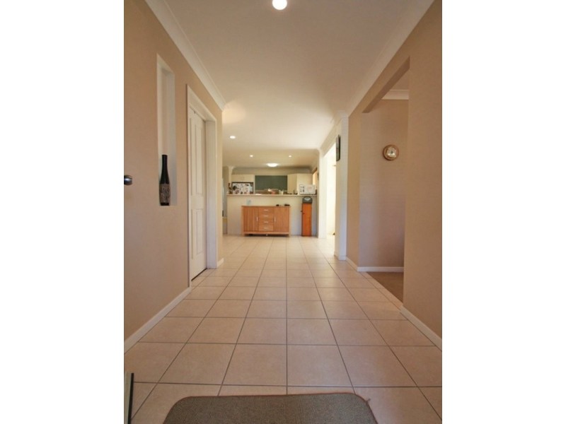 15 Brimstone Court, Kallangur QLD 4503