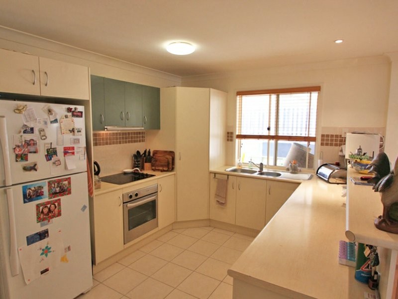 15 Brimstone Court, Kallangur QLD 4503