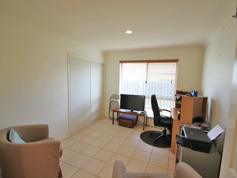15 Brimstone Court, Kallangur QLD 4503