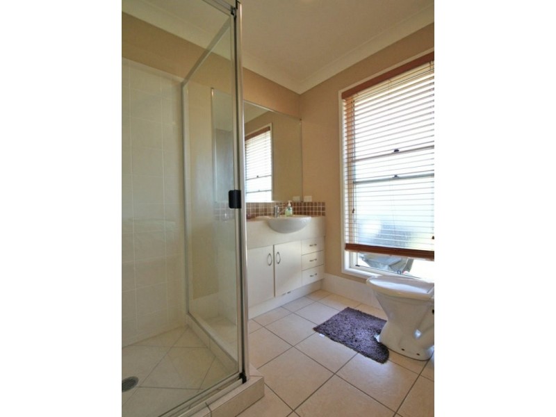 15 Brimstone Court, Kallangur QLD 4503