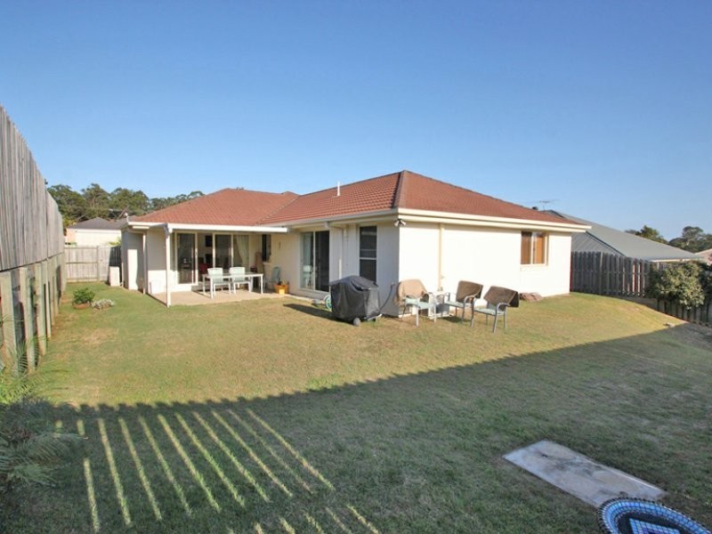 15 Brimstone Court, Kallangur QLD 4503