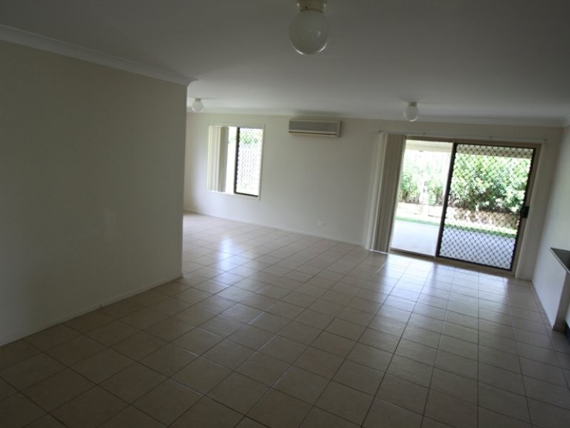 12 Bolte Crescent, Kallangur QLD 4503