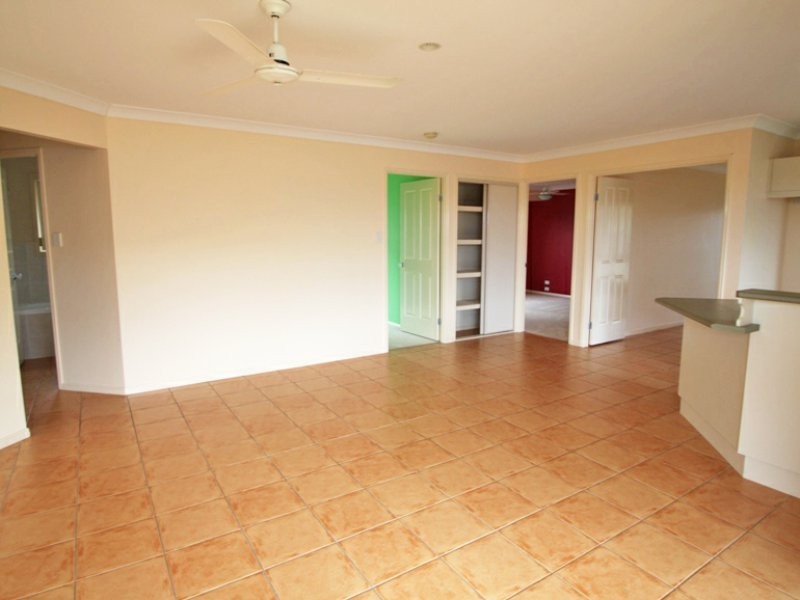 7 Chantrey Court, Kallangur QLD 4503