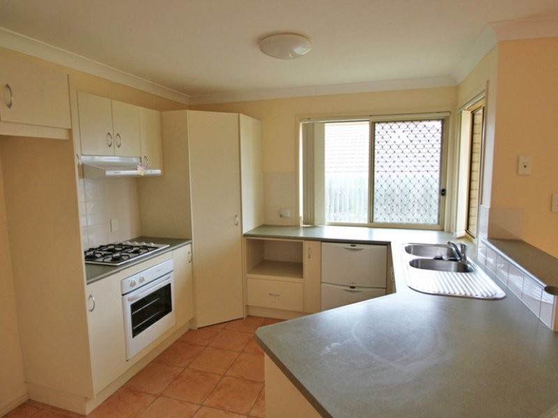 7 Chantrey Court, Kallangur QLD 4503