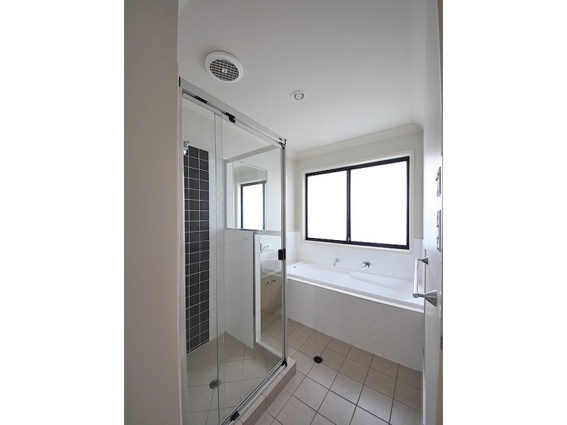 2 Leafwing Street, Kallangur QLD 4503