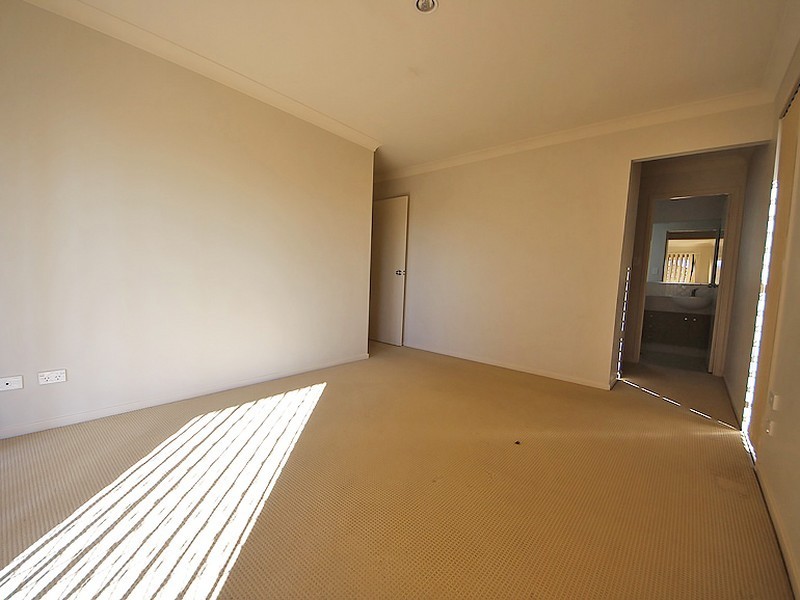 2 Leafwing Street, Kallangur QLD 4503