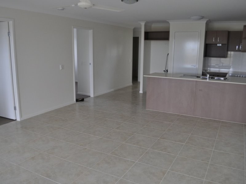 Unit 2/5 Diane Parade, Kallangur QLD 4503