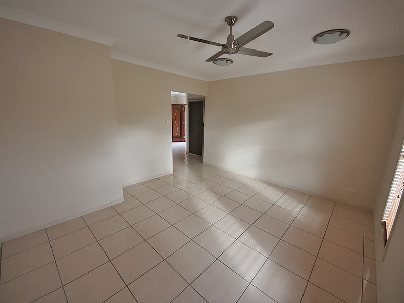 7 Lynette Street, Kallangur QLD 4503