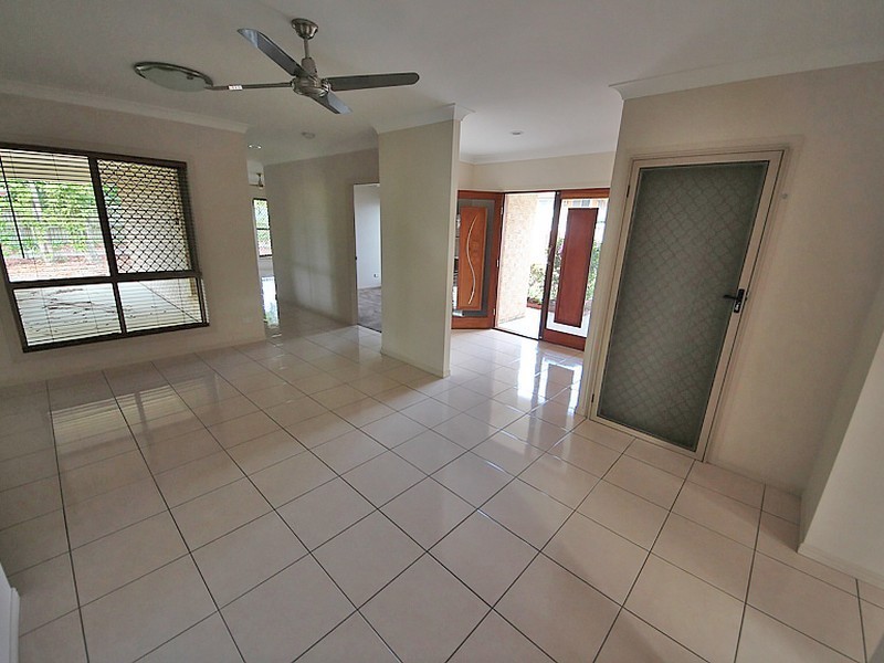 7 Lynette Street, Kallangur QLD 4503