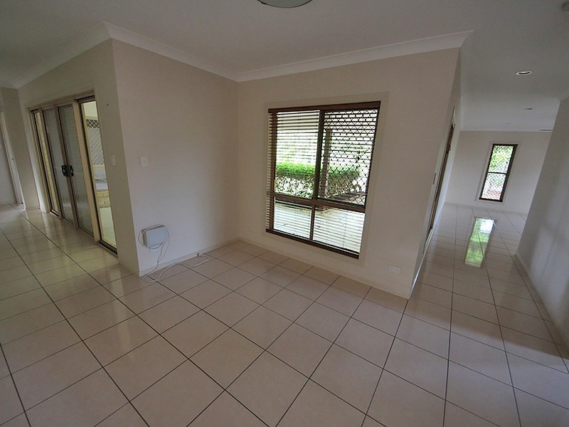 7 Lynette Street, Kallangur QLD 4503